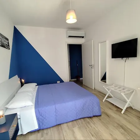 Apartment New 5-minute Walk To And Station *